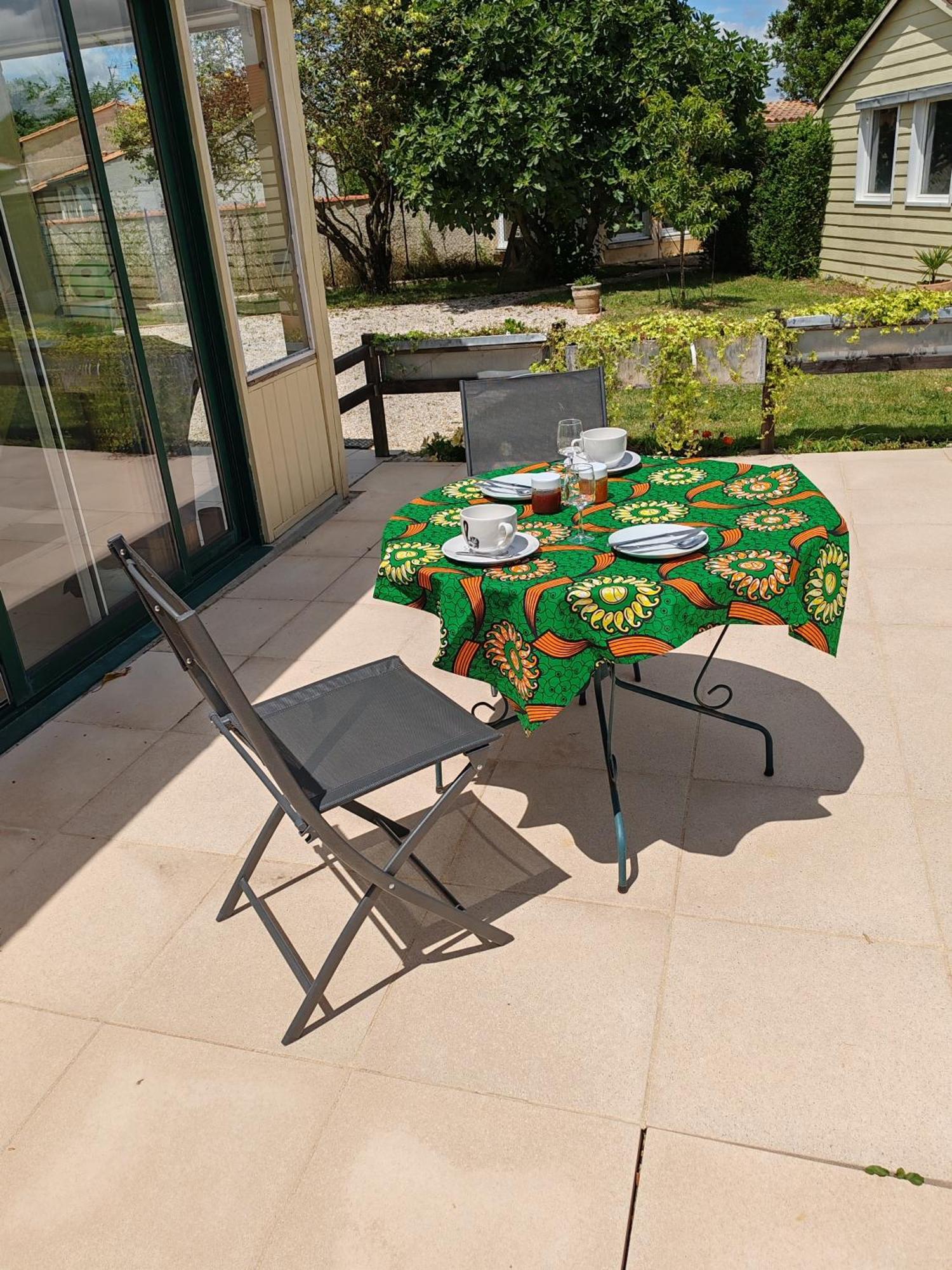 Bed and Breakfast La Revetizon Saint-Pierre-d'Amilly Экстерьер фото